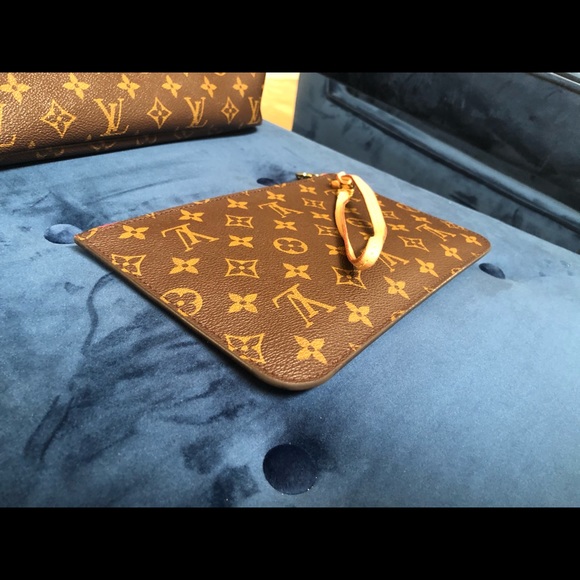 Authentic Louis Vuitton Pochette MM - Picture 6 of 11